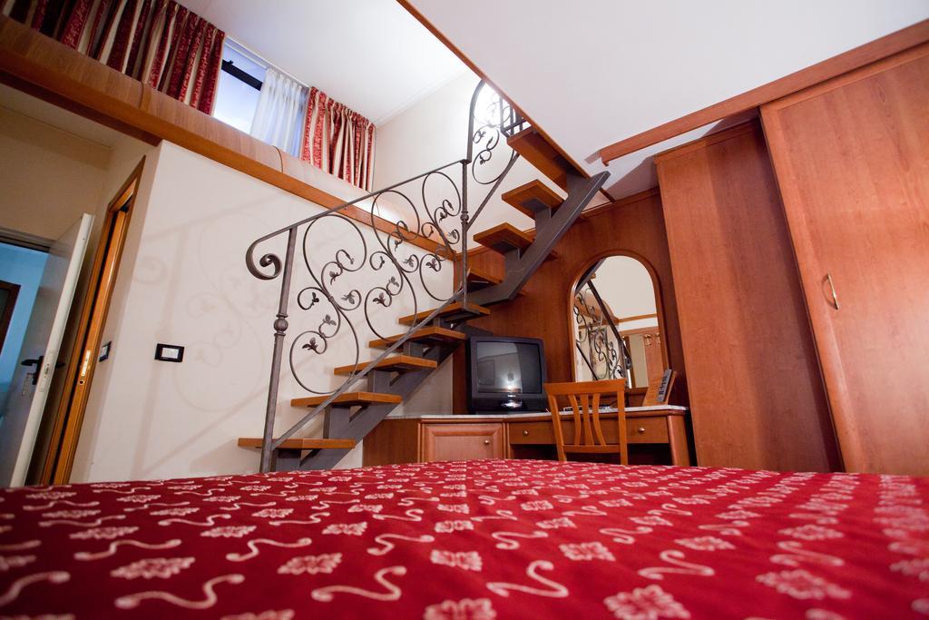 Hermitage Capua Hotel Oda fotoğraf